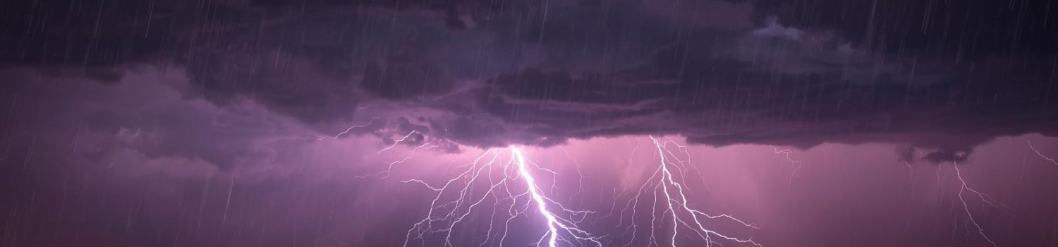 תמונה של ברק בסופה בגשO